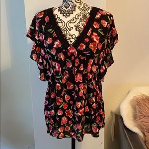 DR2- flirty floral top with ruffle sleeve